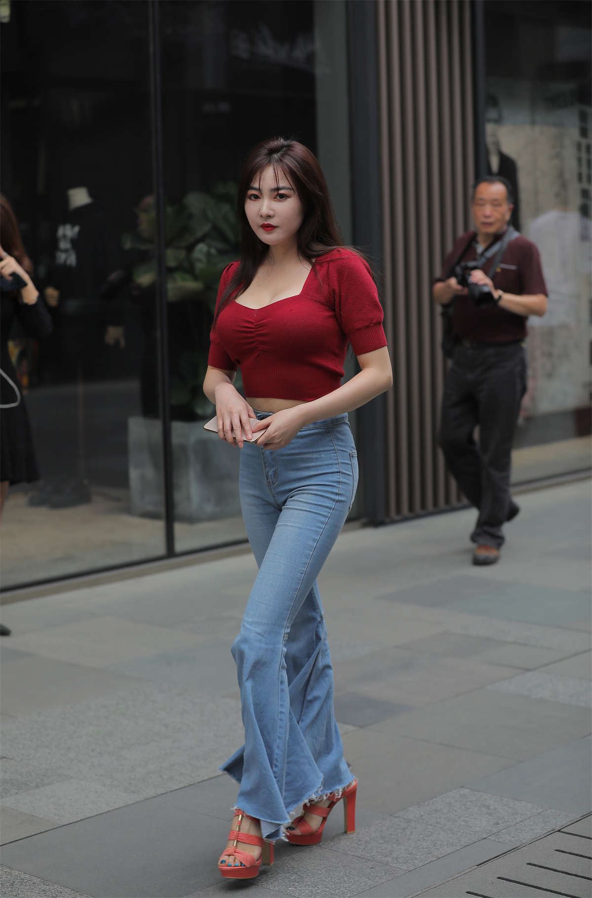 复古风喇叭牛仔裤