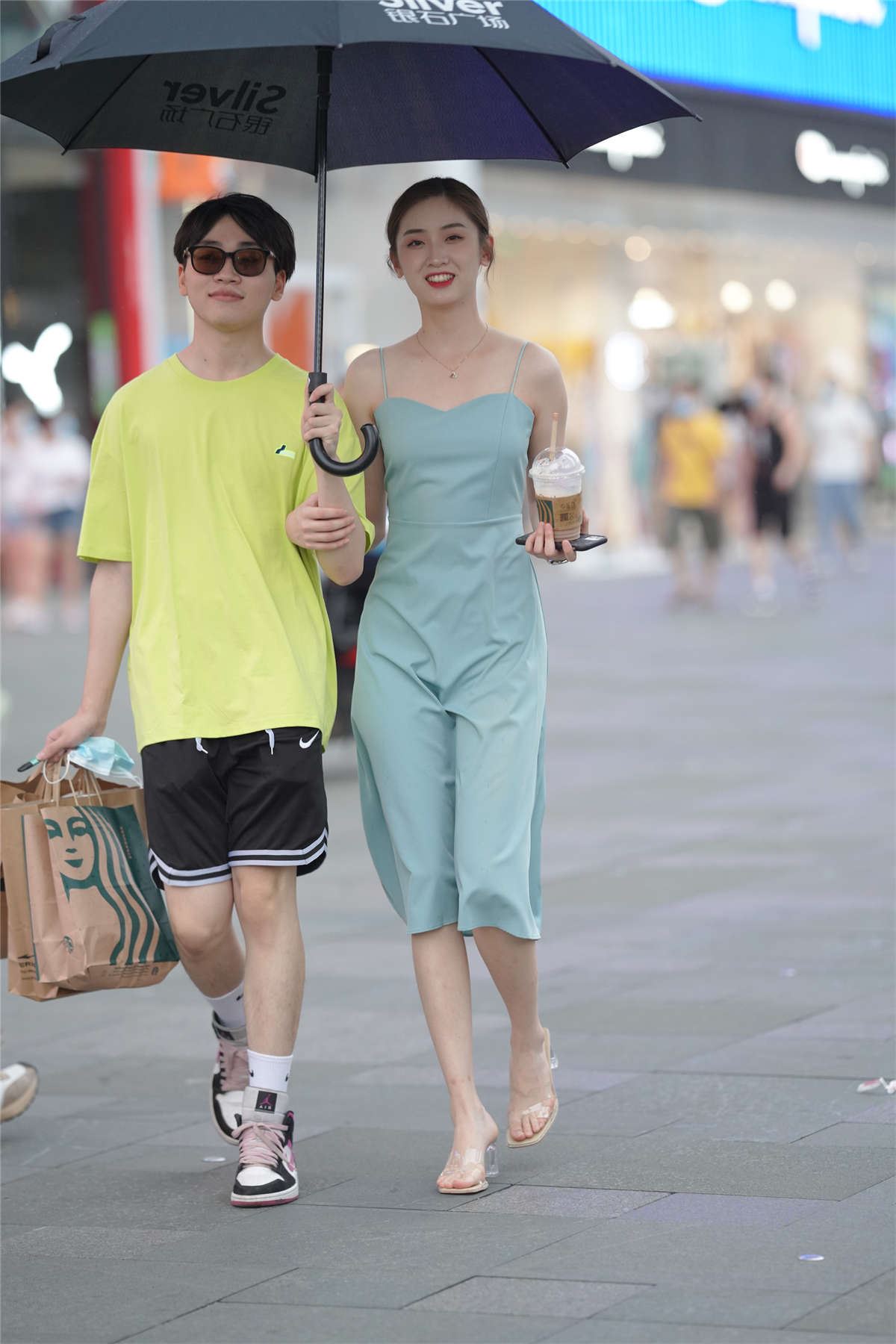 长裙小姐姐