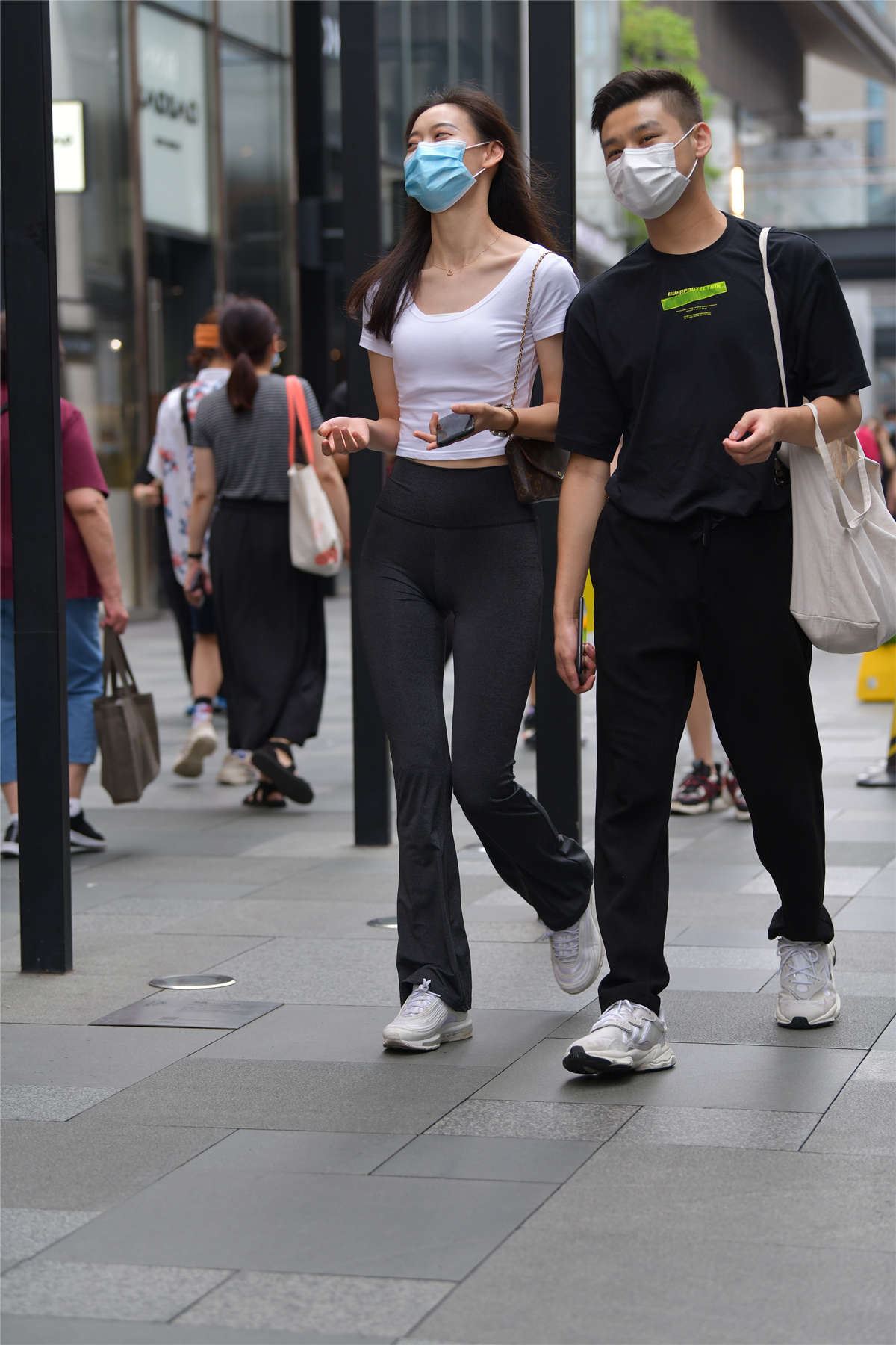 黑白搭配魅力好身材