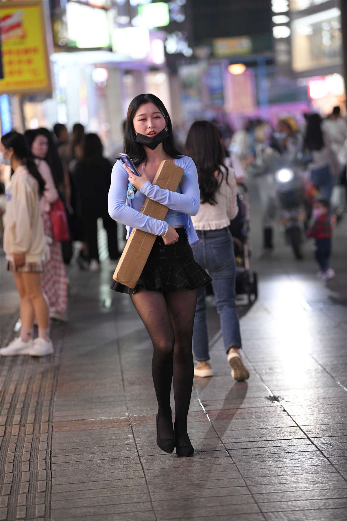 荷叶边格子裙