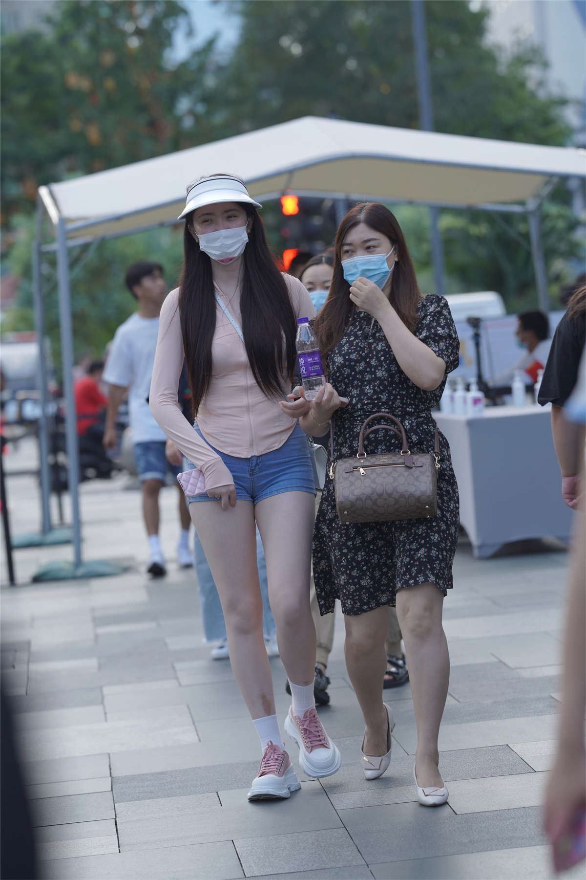 美腿少妇