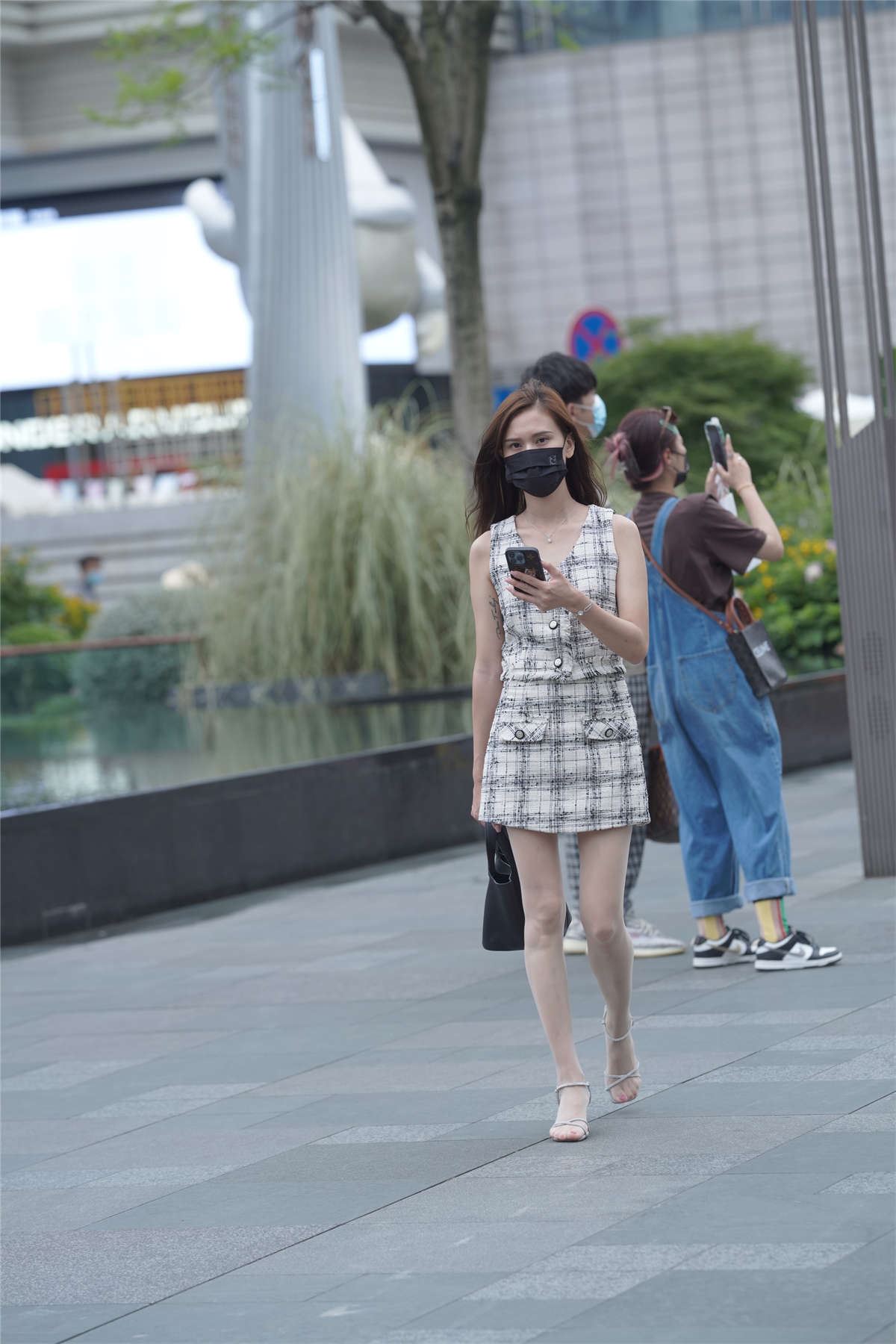 格子套装小姐姐