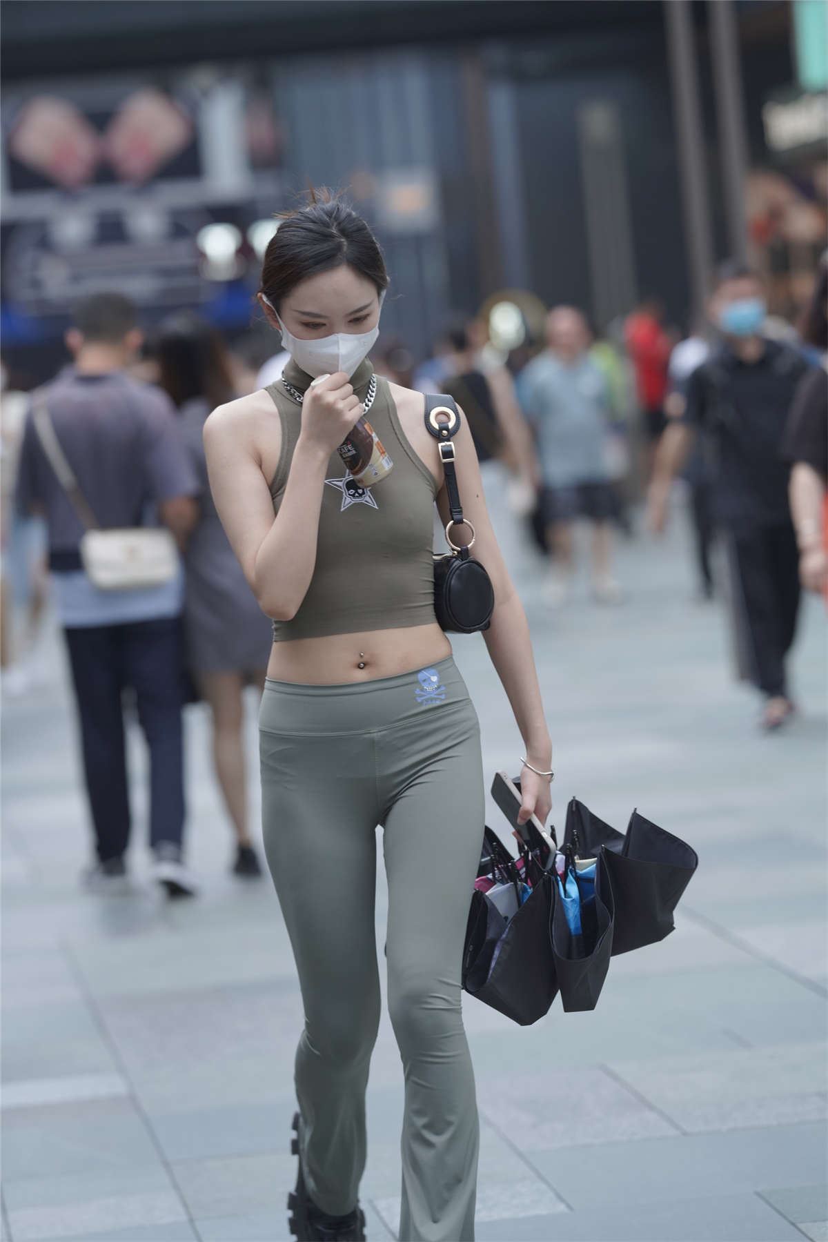 紧身裤小姐姐