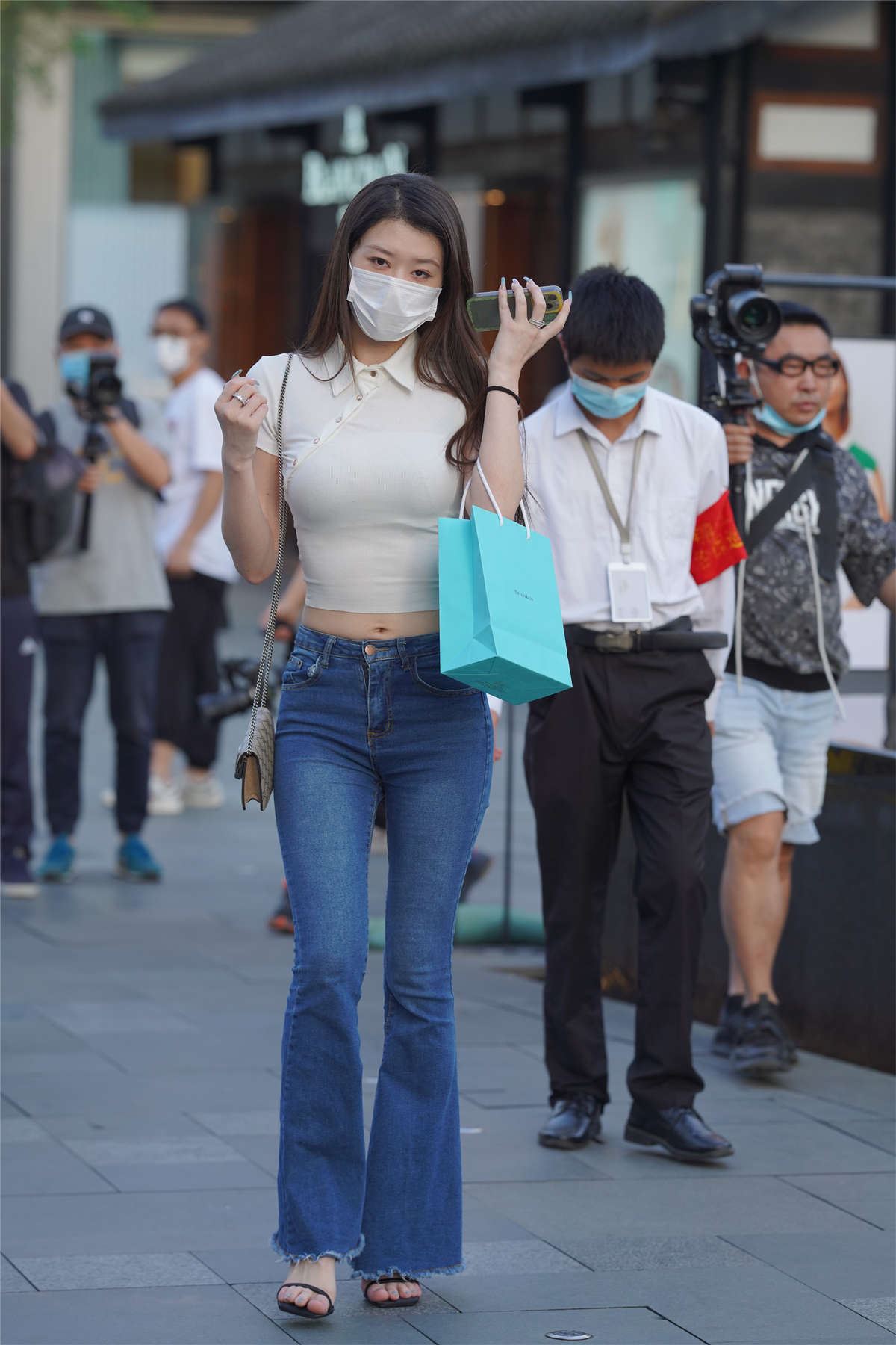 街拍牛仔裤长腿美女