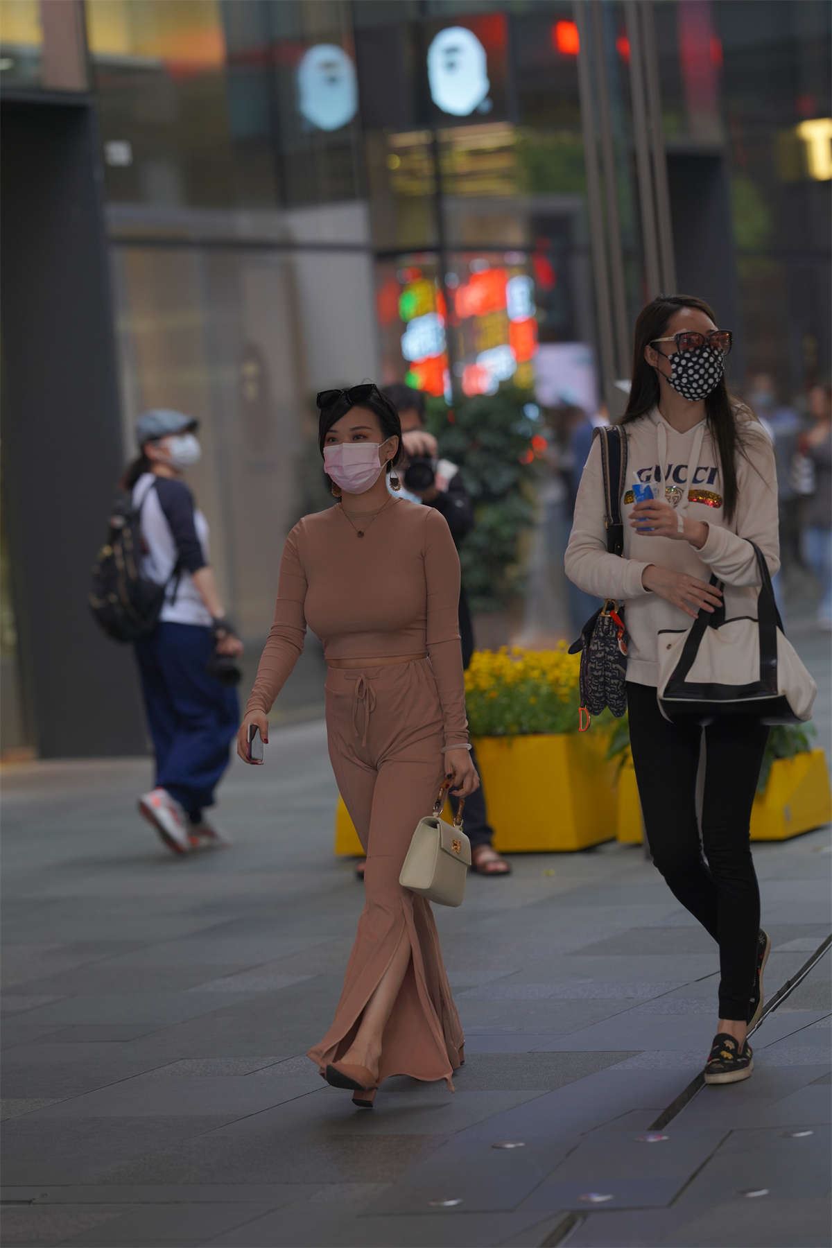 身材超绝的美少妇套图