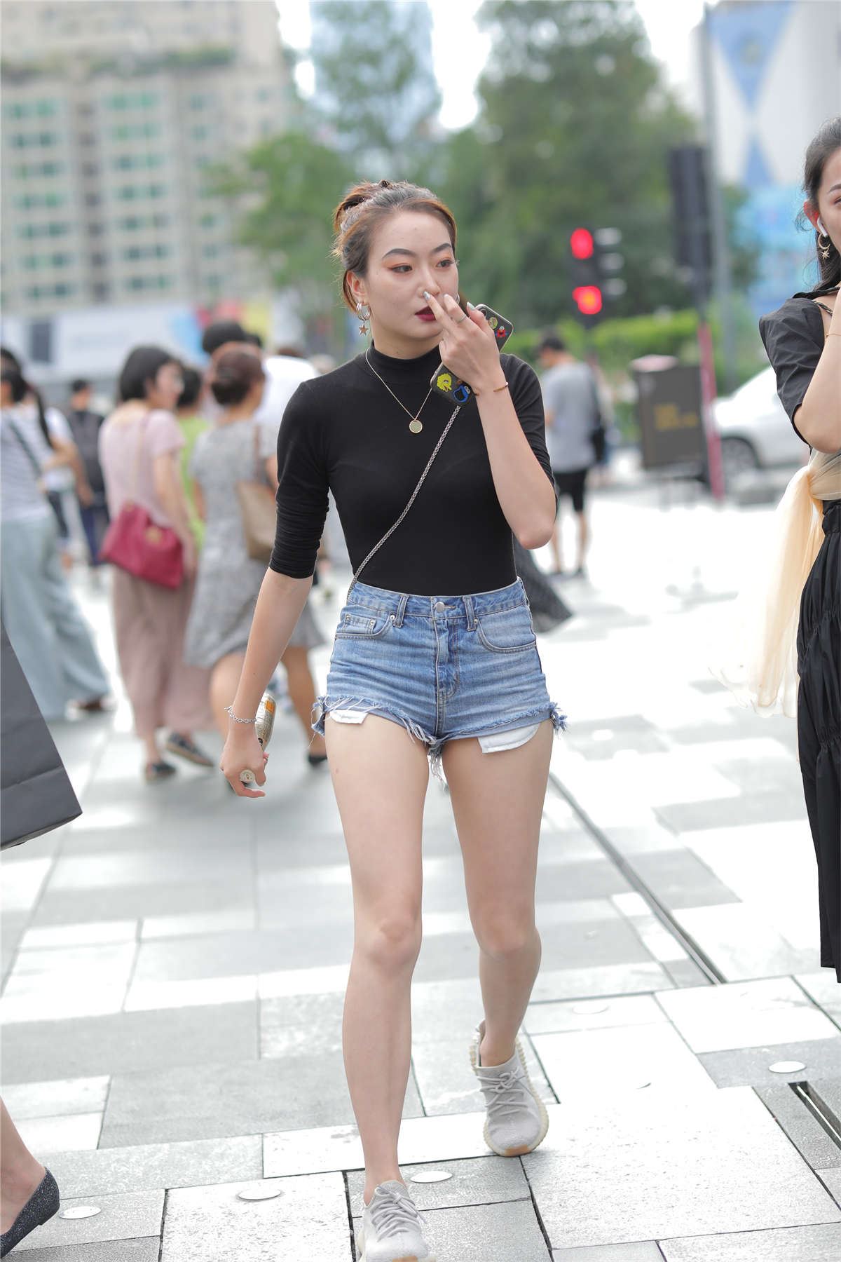 凯恩街拍作品 - 热裤美背