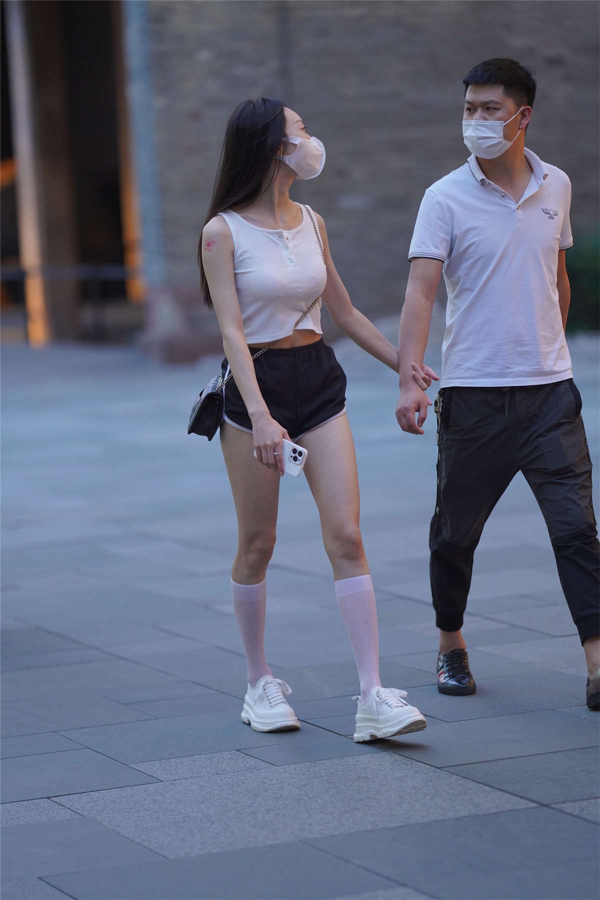 运动装黑白搭配