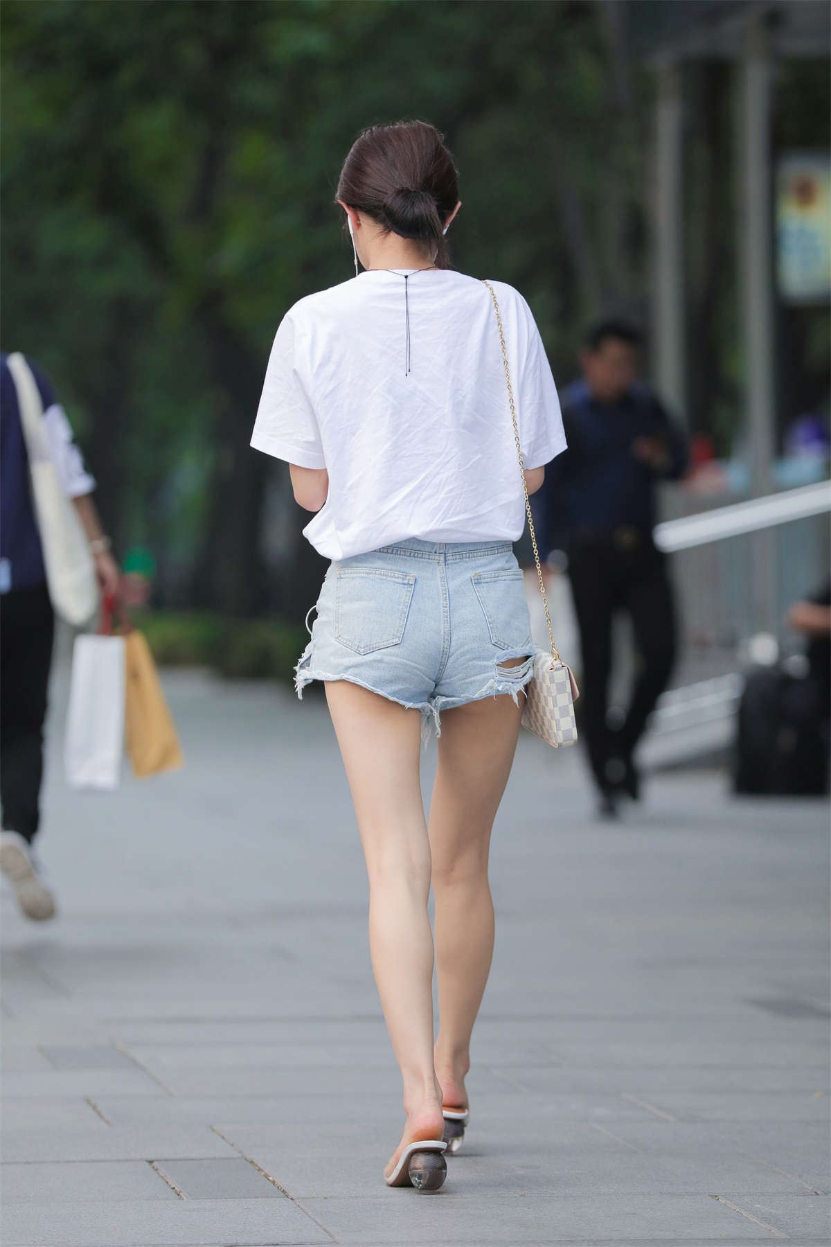 摄神街拍作品 - 这热裤看得我热血沸腾