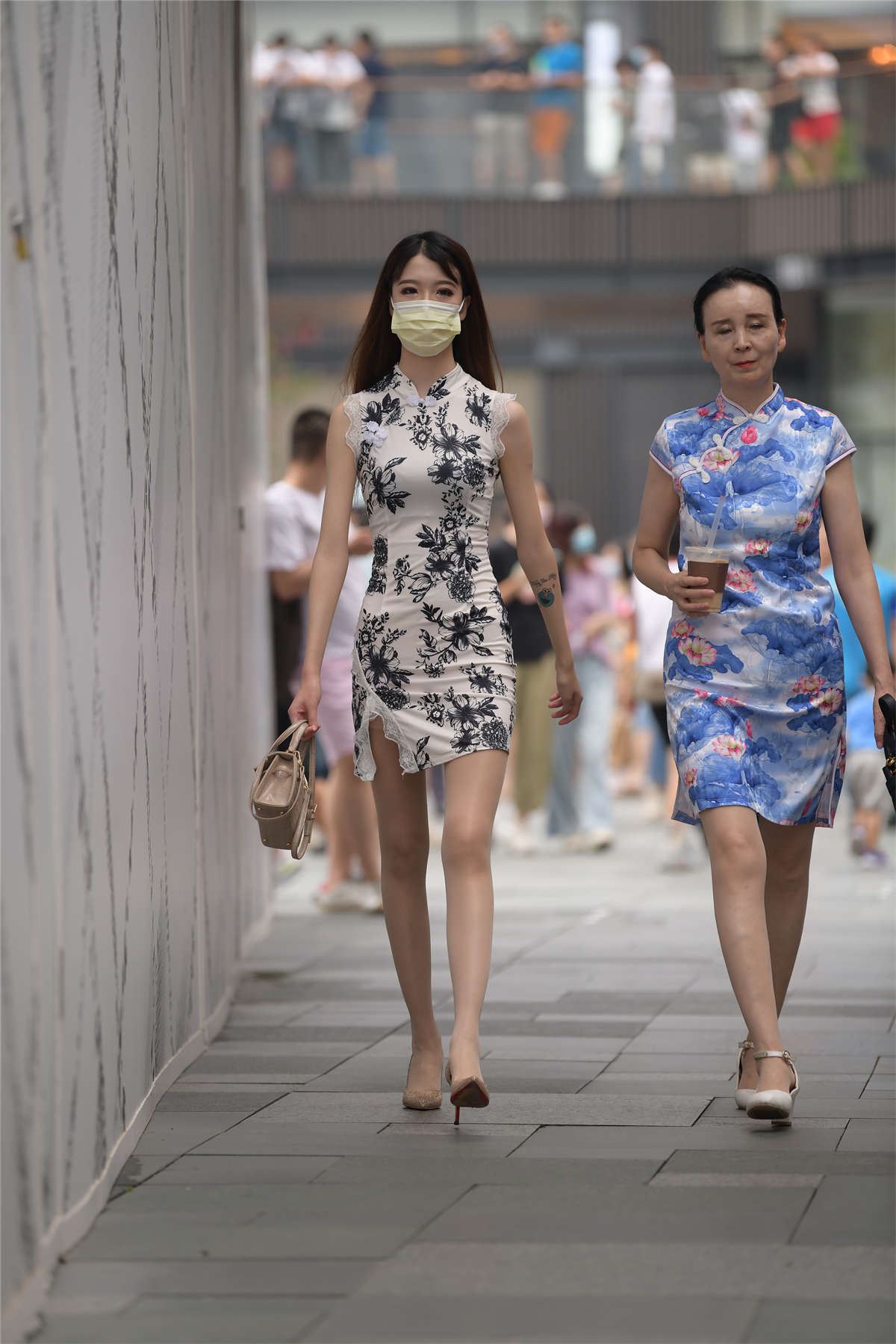 摄神街拍作品 - 你想做她的女婿吗 搭讪美腿小姐姐