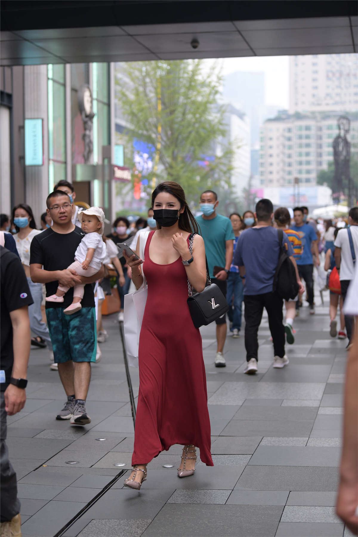 红色紧身包臀长裙