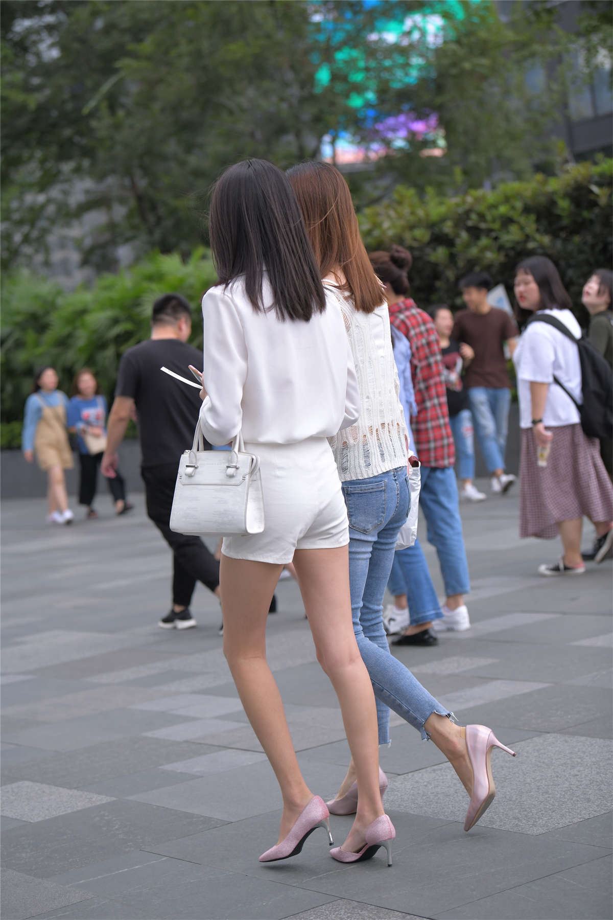 魂魂街拍作品 - 性感长腿小姐姐