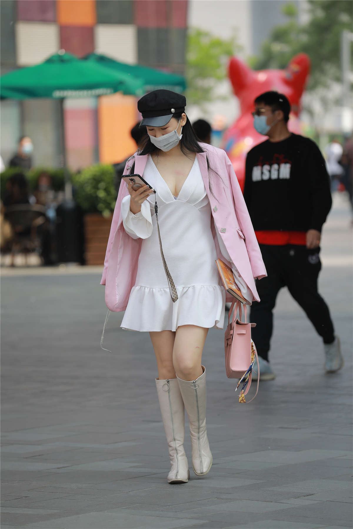 四九城嘎子街拍作品 - 性感美女一天两套服装
