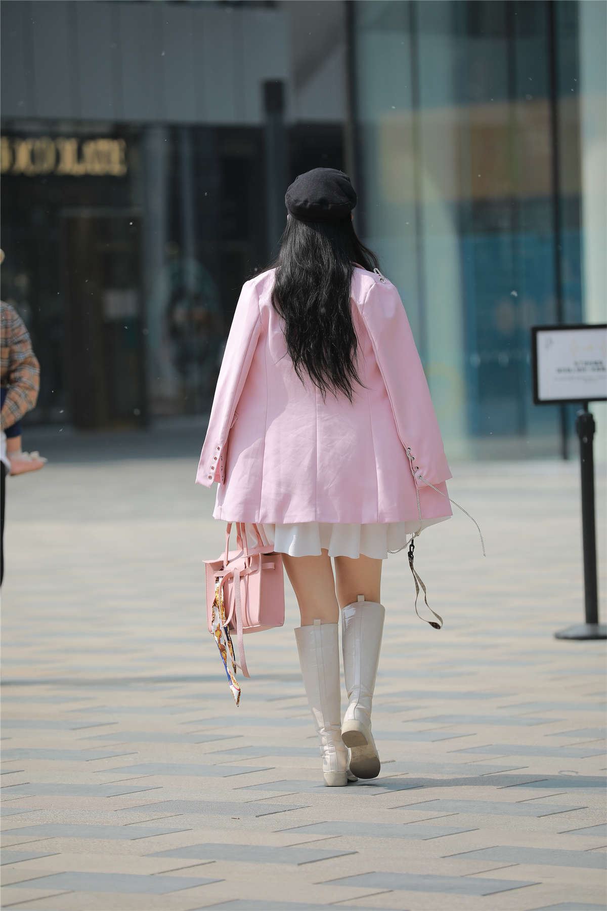 四九城嘎子街拍作品 - 性感美女一天两套服装