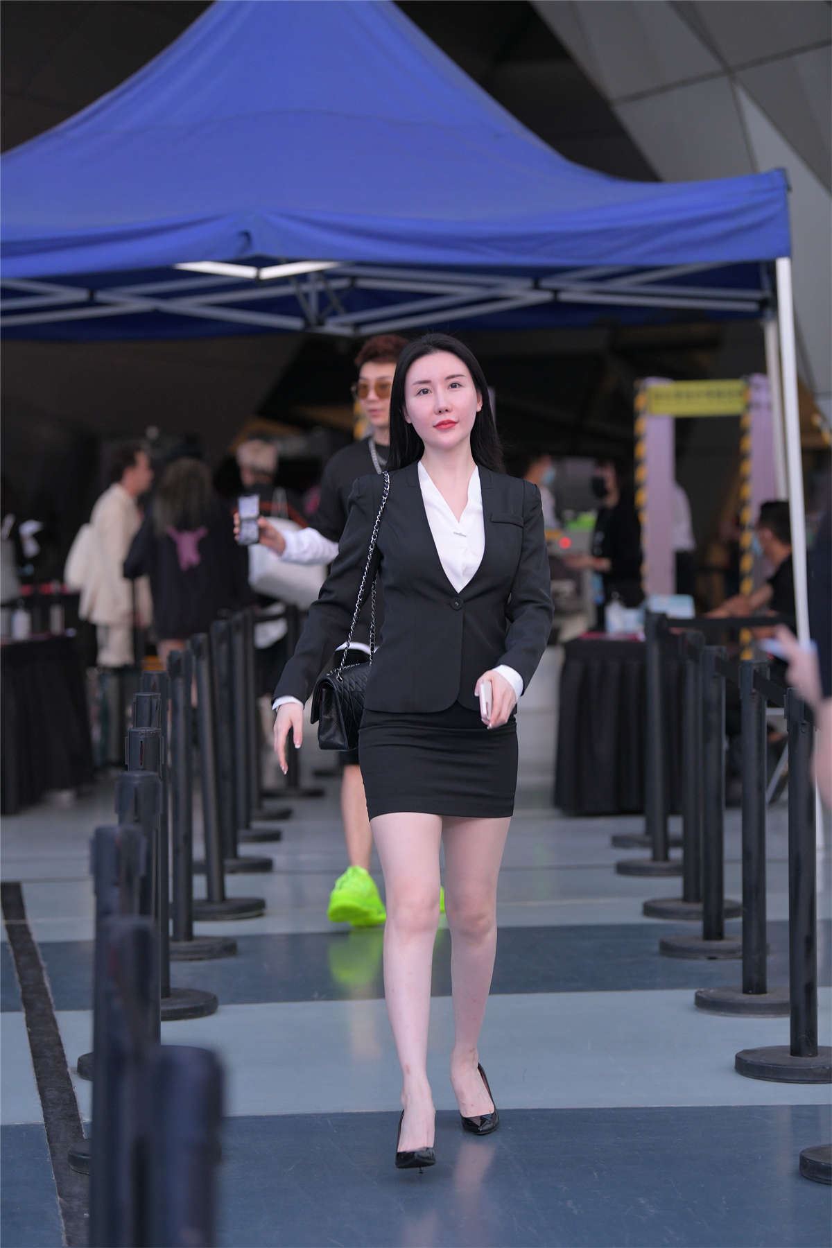 黑色制服裙套装