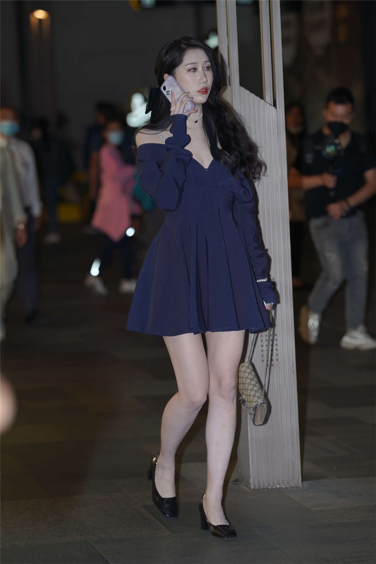 蓝色短裙女神