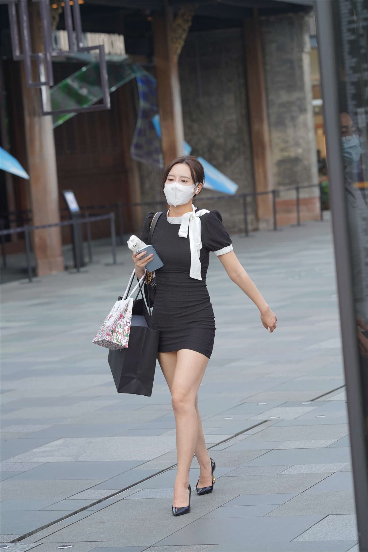 简约黑色修身裙
