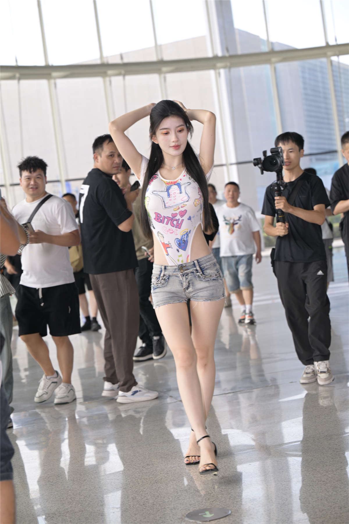 活力甜美动人