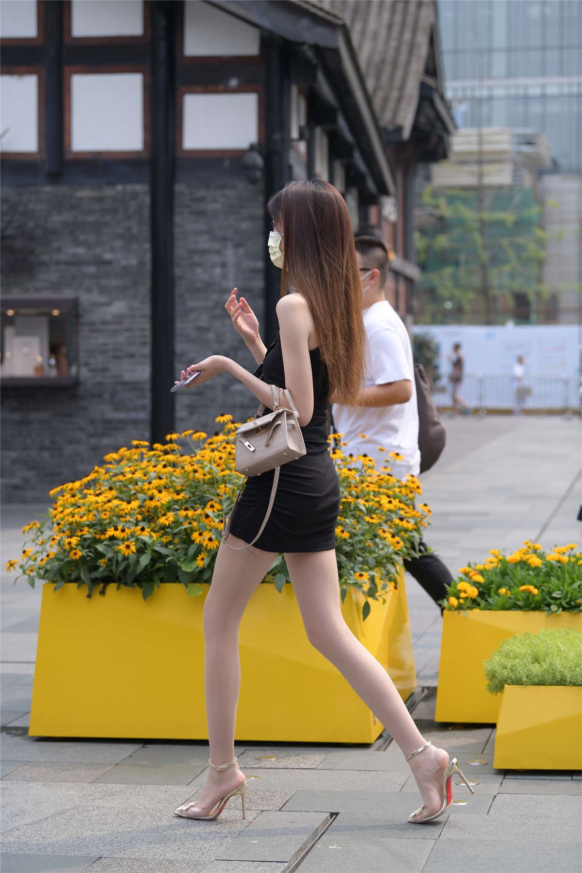 摄神街拍作品 - 性感吊带裙肉丝美腿美女