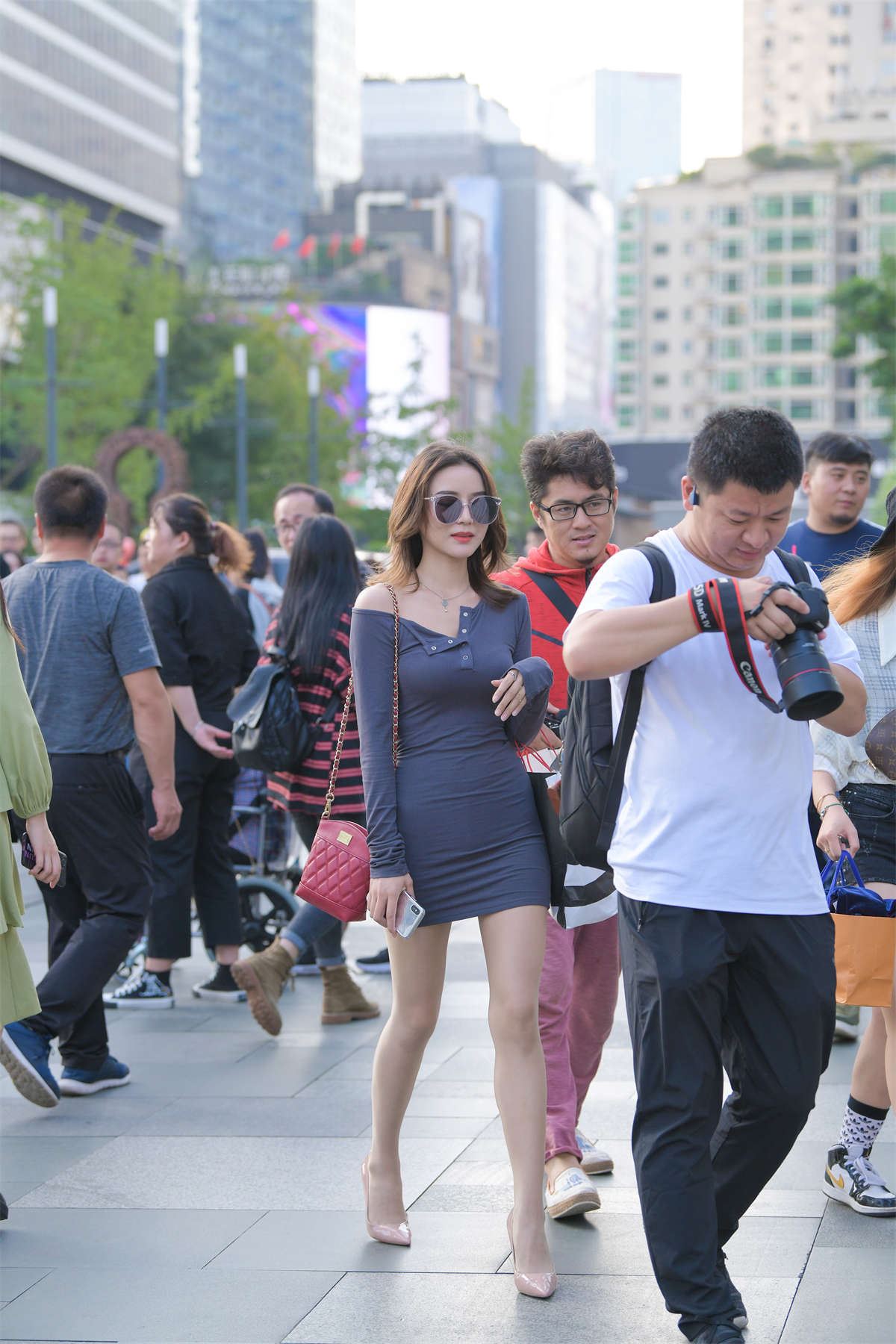 摄神街拍作品 - 再次遇见她，这是缘分吗？