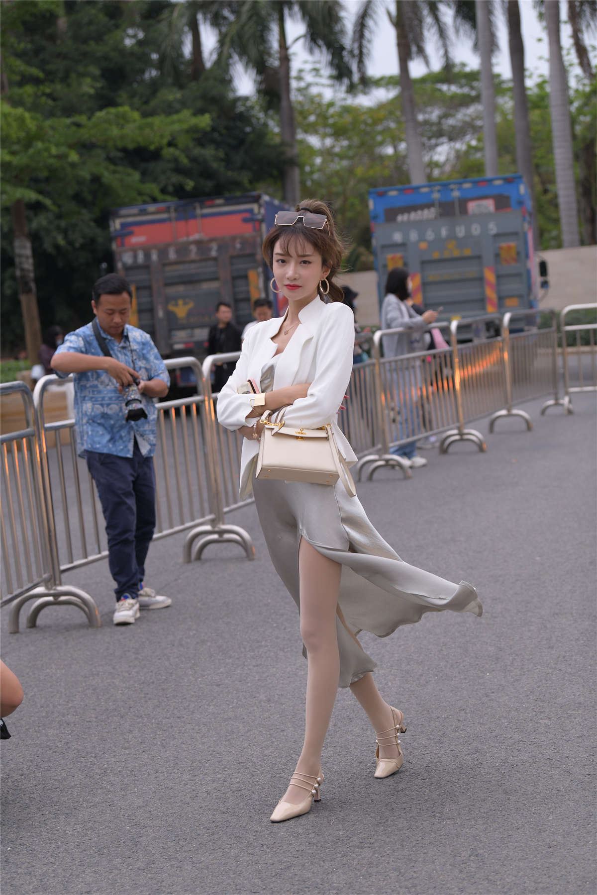 魅力丝质长裙
