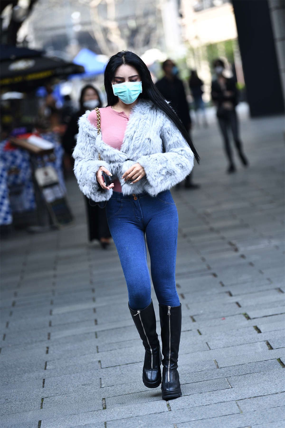 长靴牛仔搭配