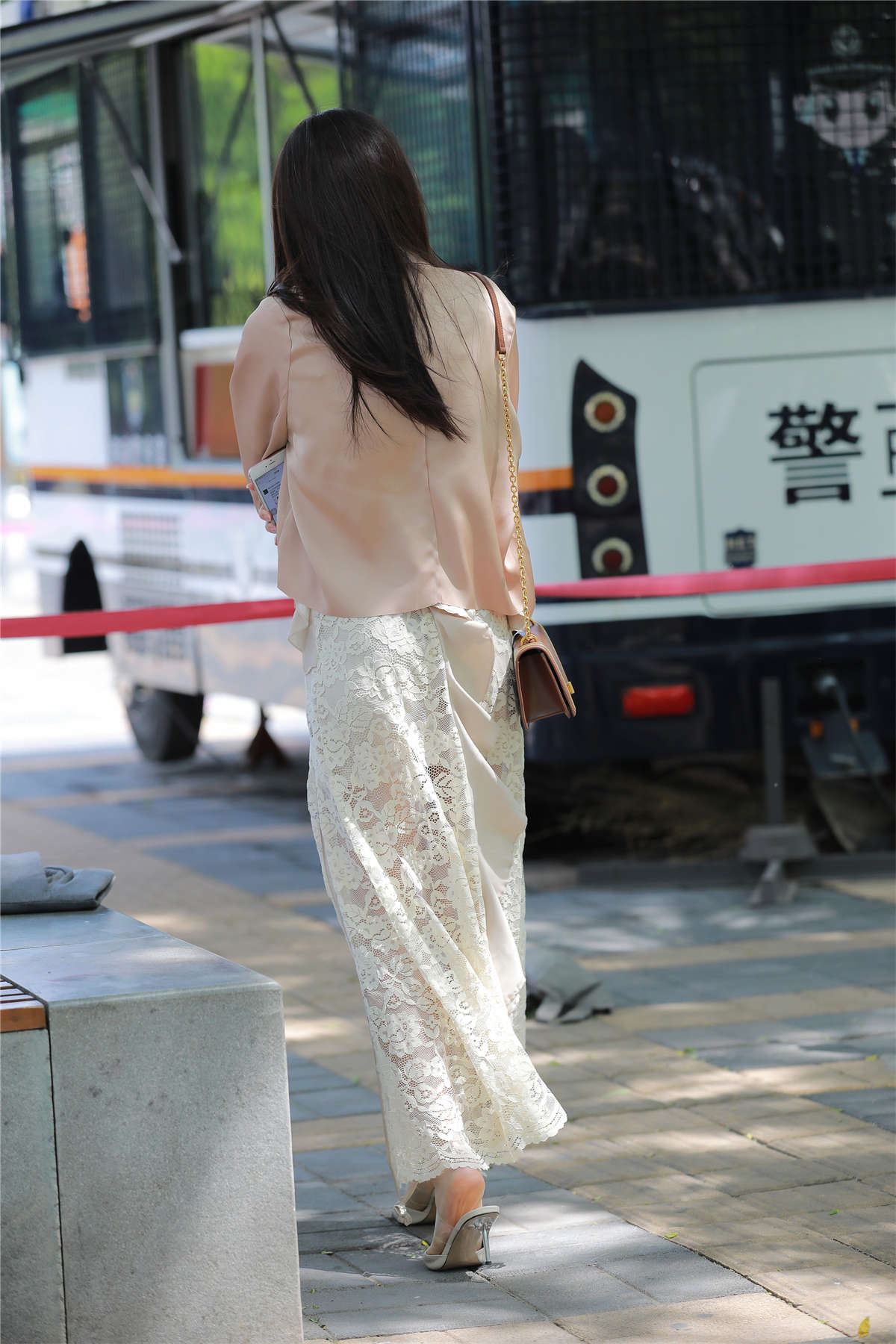 四九城嘎子街拍作品 - 蕾丝裙美腿闺蜜