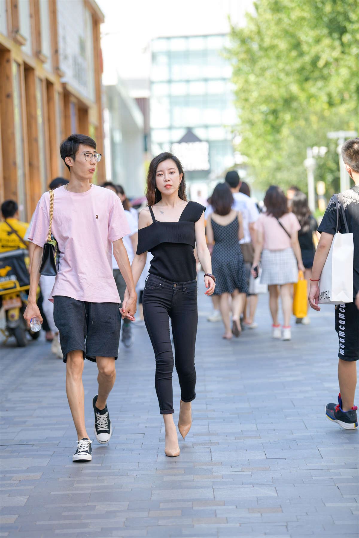 骨感温婉黑色系