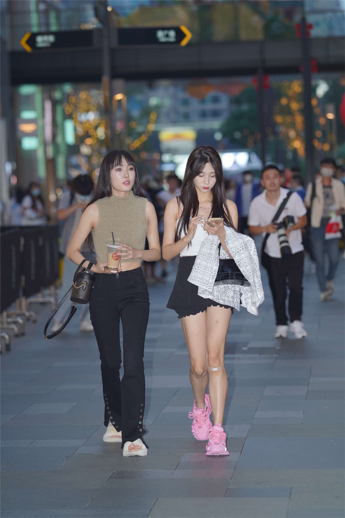 清秀美丽姐妹