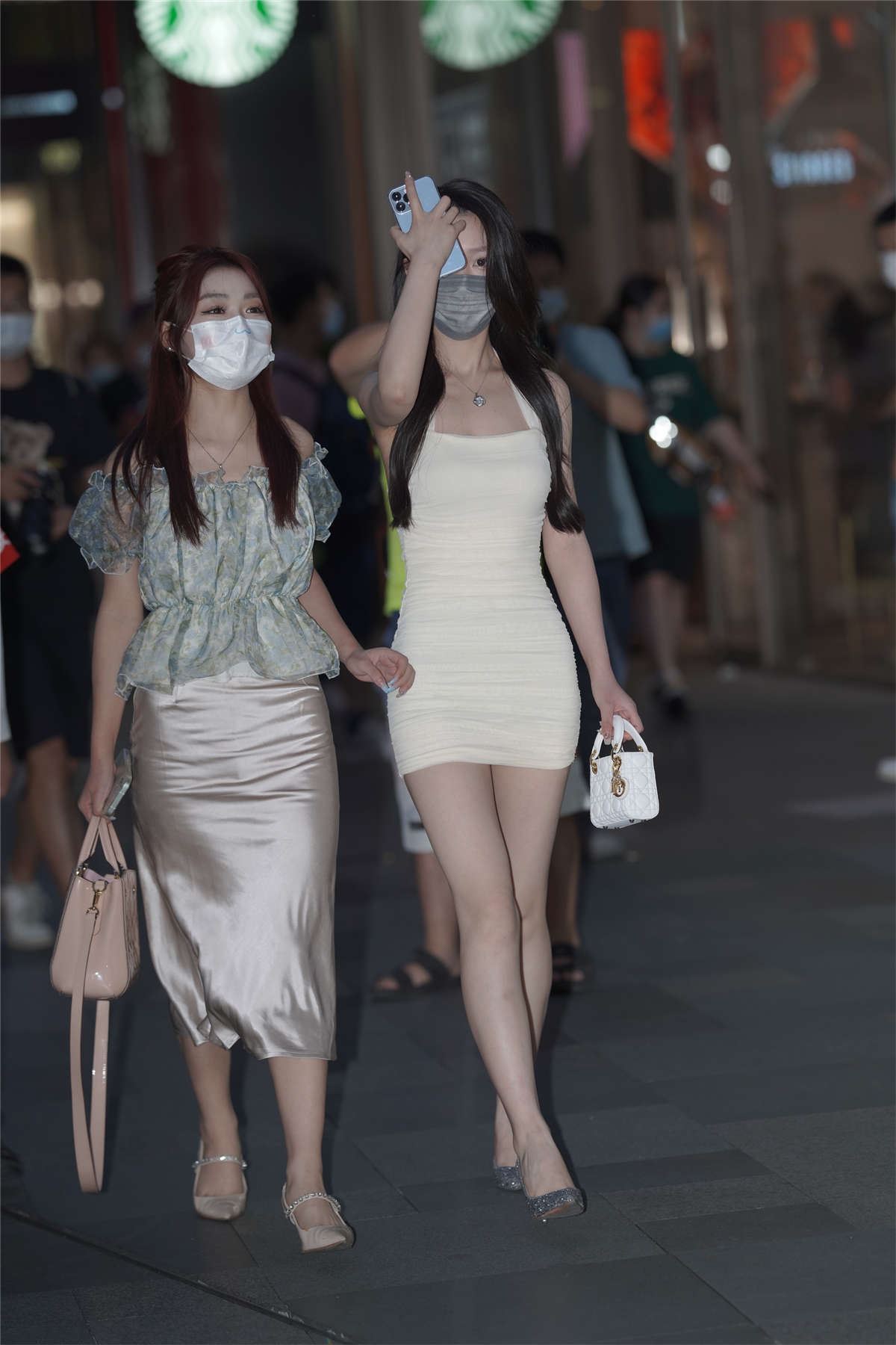 简约白色吊带修身裙