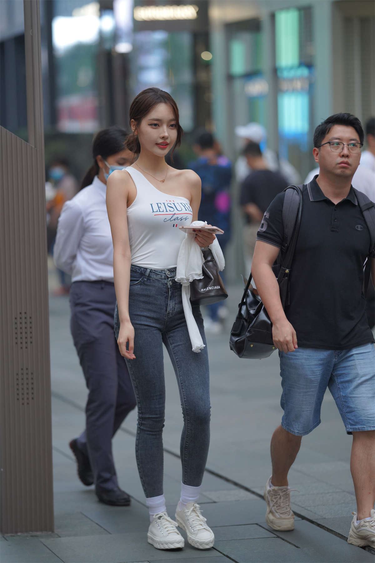 牛仔裤修身百搭