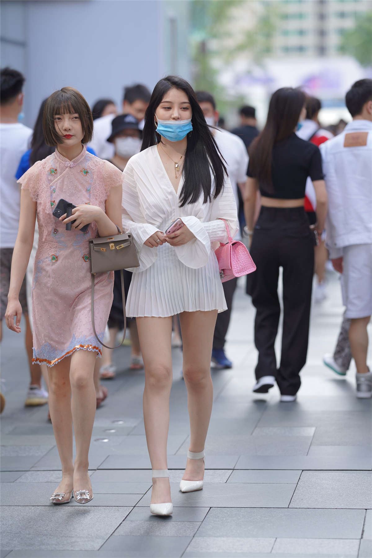 白色短裙消失装