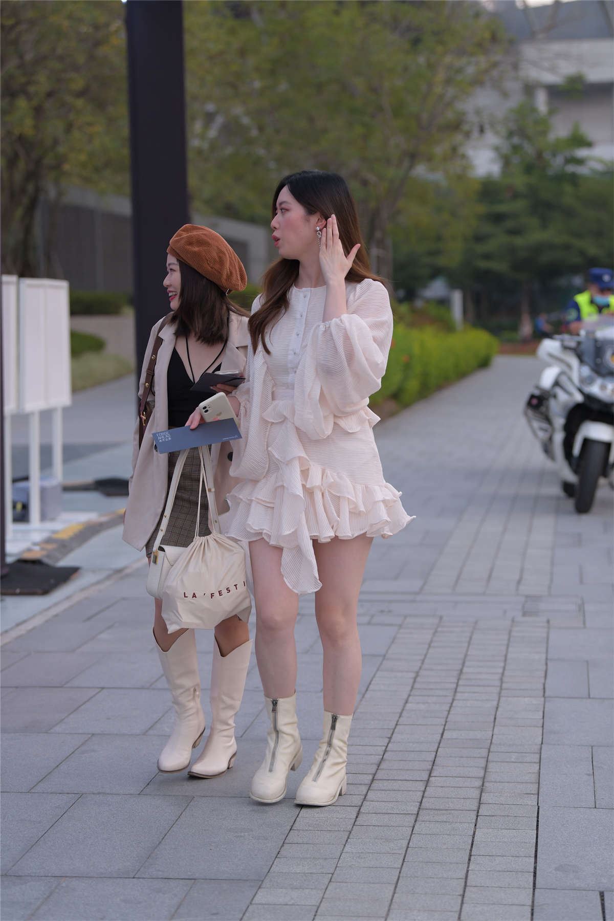 甜美短靴纱裙