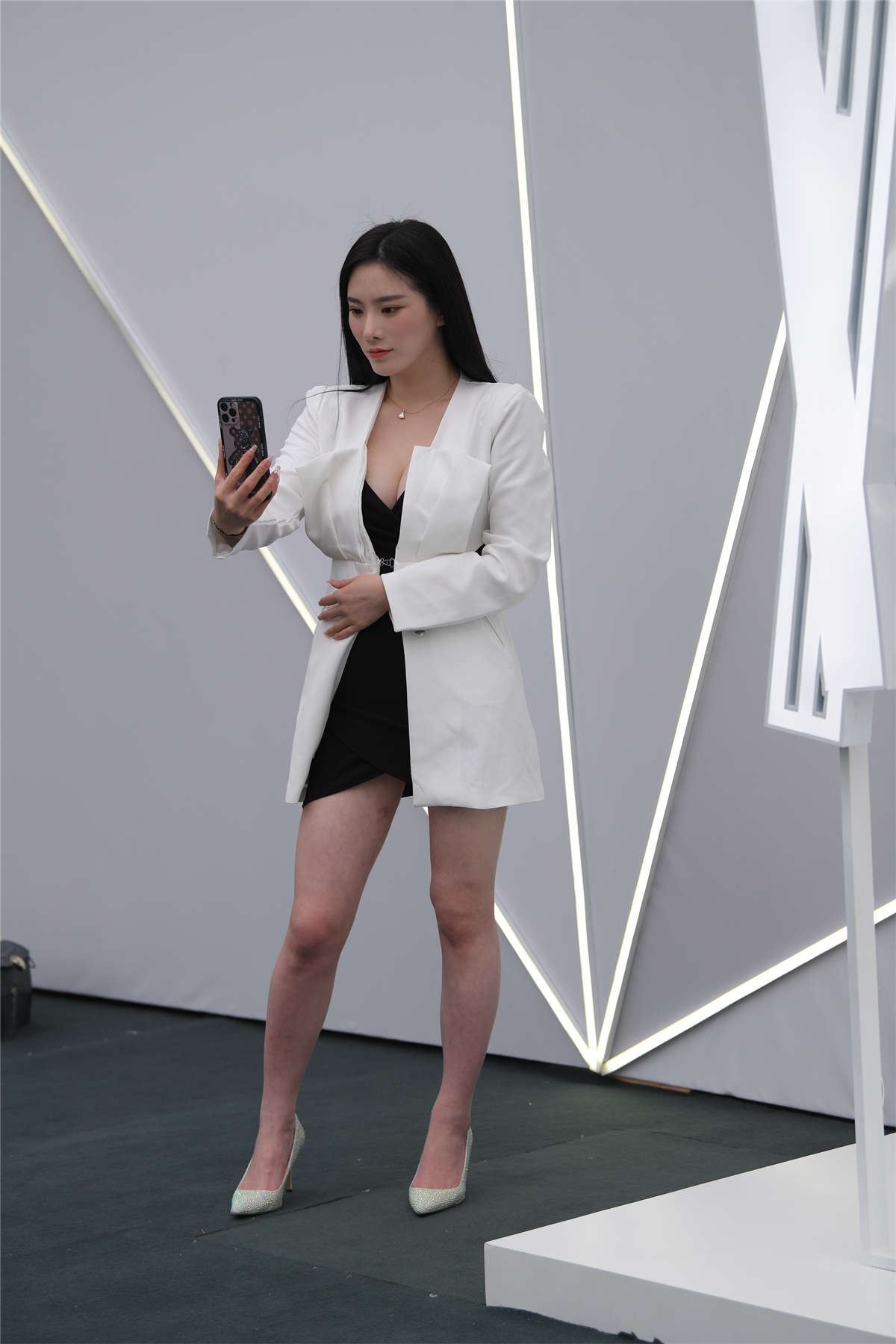 魅力性感黑裙