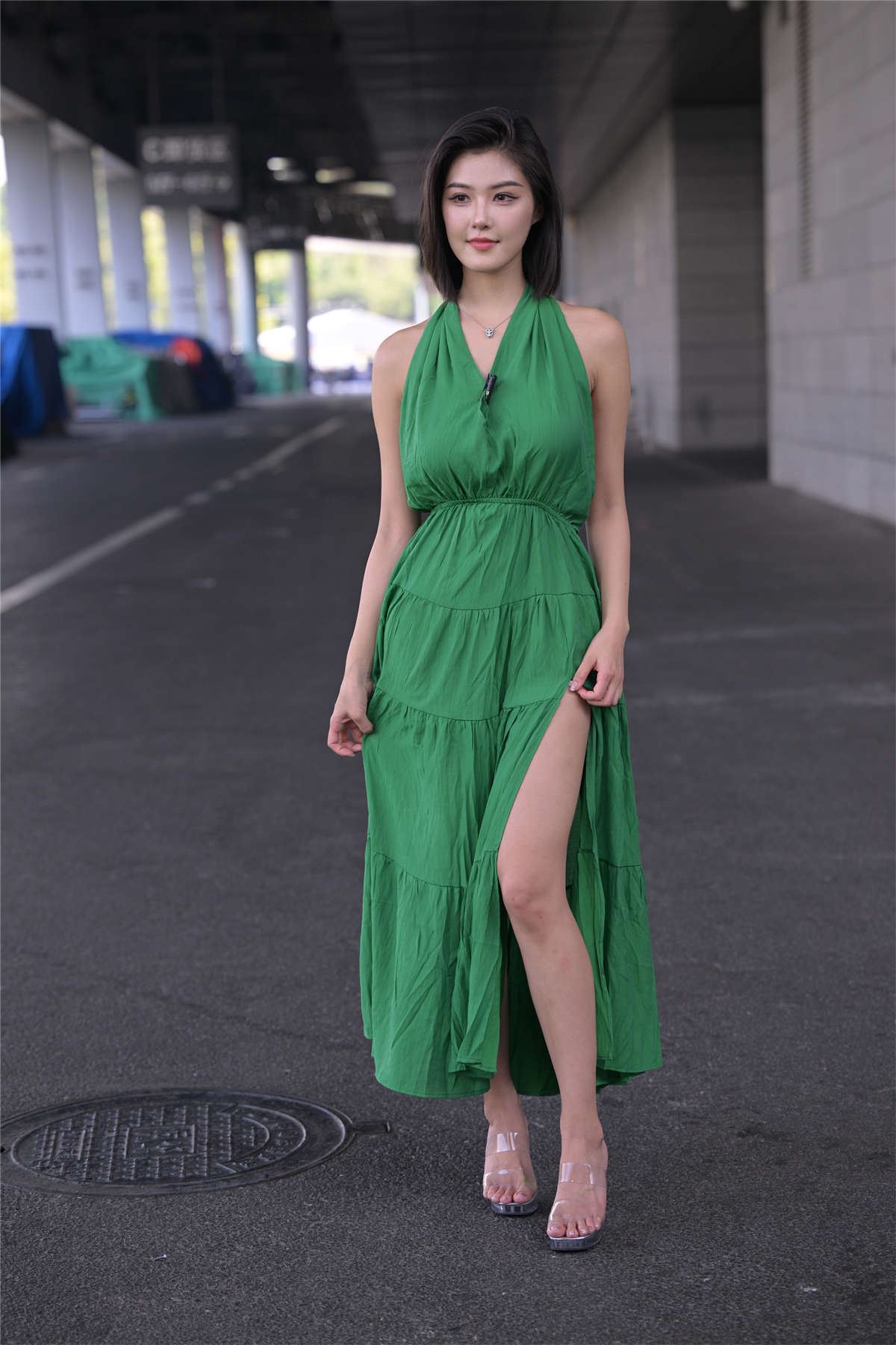 果绿色长裙