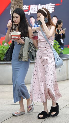 两个长裙美女(31P)