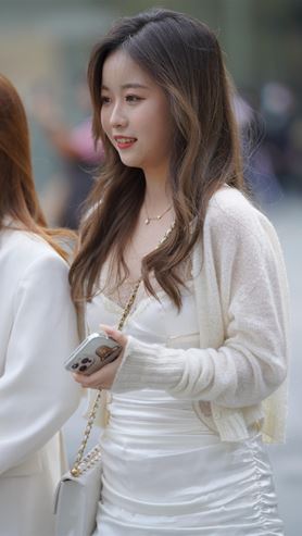 白皙小美女(104P)