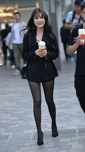 黑丝美女(130P)