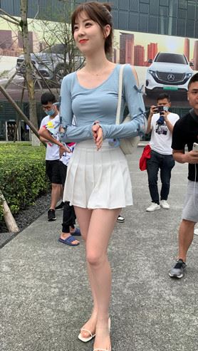 【套图+视频】白色百褶裙美女