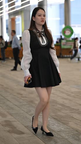 黑裙小姐姐(68P)
