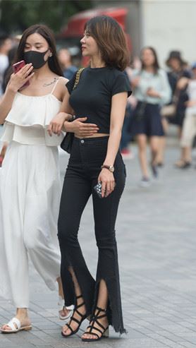 长腿黑色紧身牛仔裤小姐姐(27P)