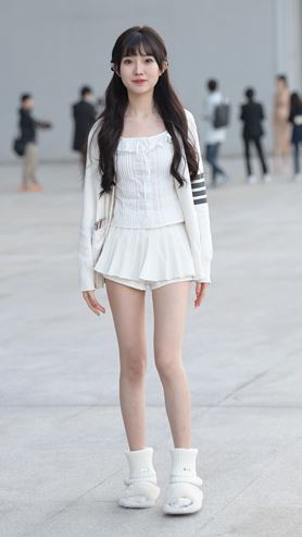 活泼可爱的小美女(34P)