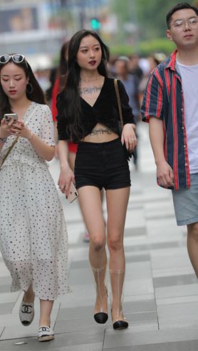 纹身小姐姐(19P)