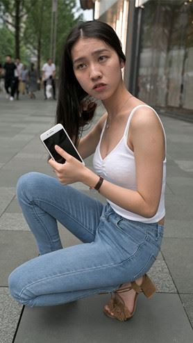 吊带牛仔小姐姐(44P)