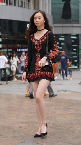 黑色连体裙妹子(14P)