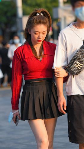 黑色百褶裙小姐姐(38P)