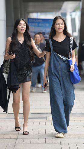 偶遇两个逛街的小姐姐(59P)