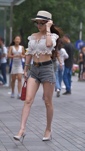 长发墨镜妹子(17P)