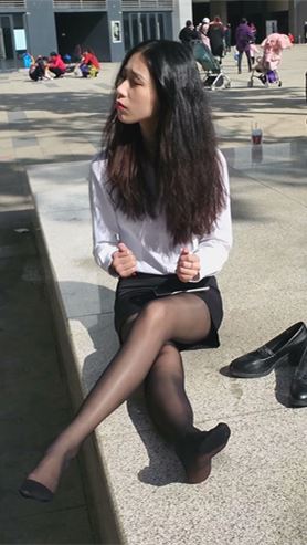 黑丝美眉
