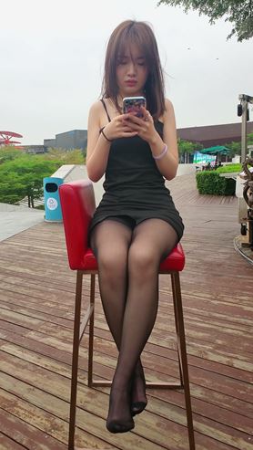 黑丝小姐姐
