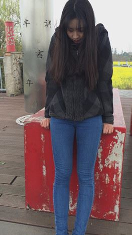 漂亮牛仔裤小姐姐